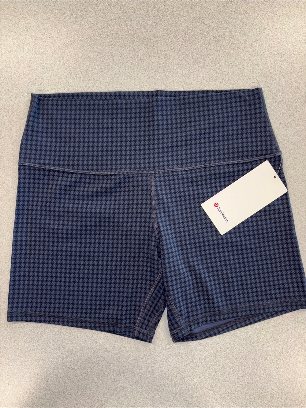 NWT Lululemon Navy and Black Houndstooth Align High-Rise 6” Bike Shorts Size 14